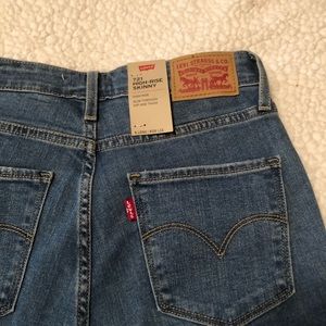50% off 721 high rise skinny levi’s new with tags